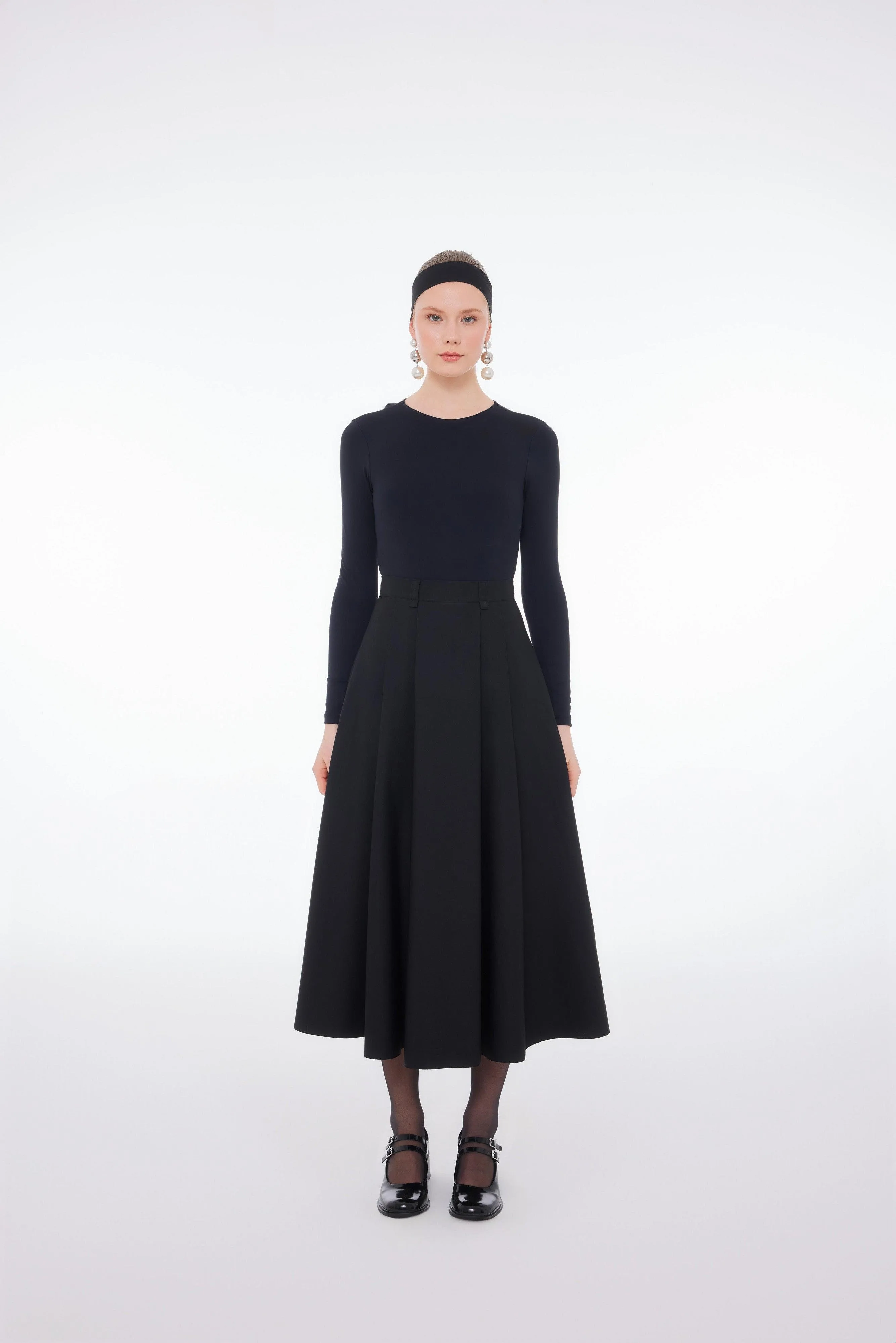 HIGH RISE PLEATED MAXI SKIRT BLACK
