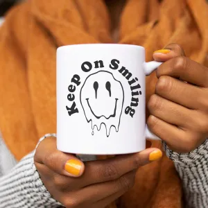 Keep on Smiling Mug - Retro 90s Y2k Grunge Melting Trippy Smiley Face Tea Mug, Vintage happy Face, Gift for Coffee